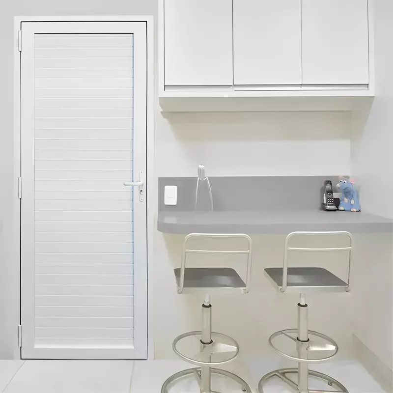 Porta de PVC Branco Palheta Brimak Esquadrias Linha Itec - 7