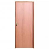 Porta de Madeira Semi-Oca Padrão Curupixá Lisa Batentes de 14 CM Misto Fechadura Navas Externa Uniportas